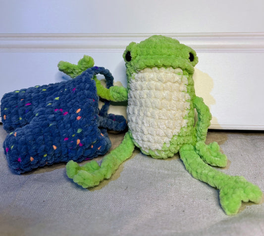 Finn the Froggy – Handmade Crochet Amigurumi Plushie